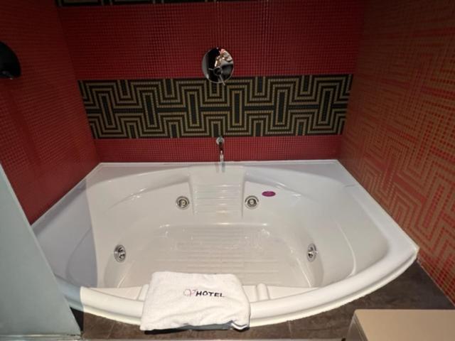 V Hotel Arroyomolinos Zewnętrze zdjęcie